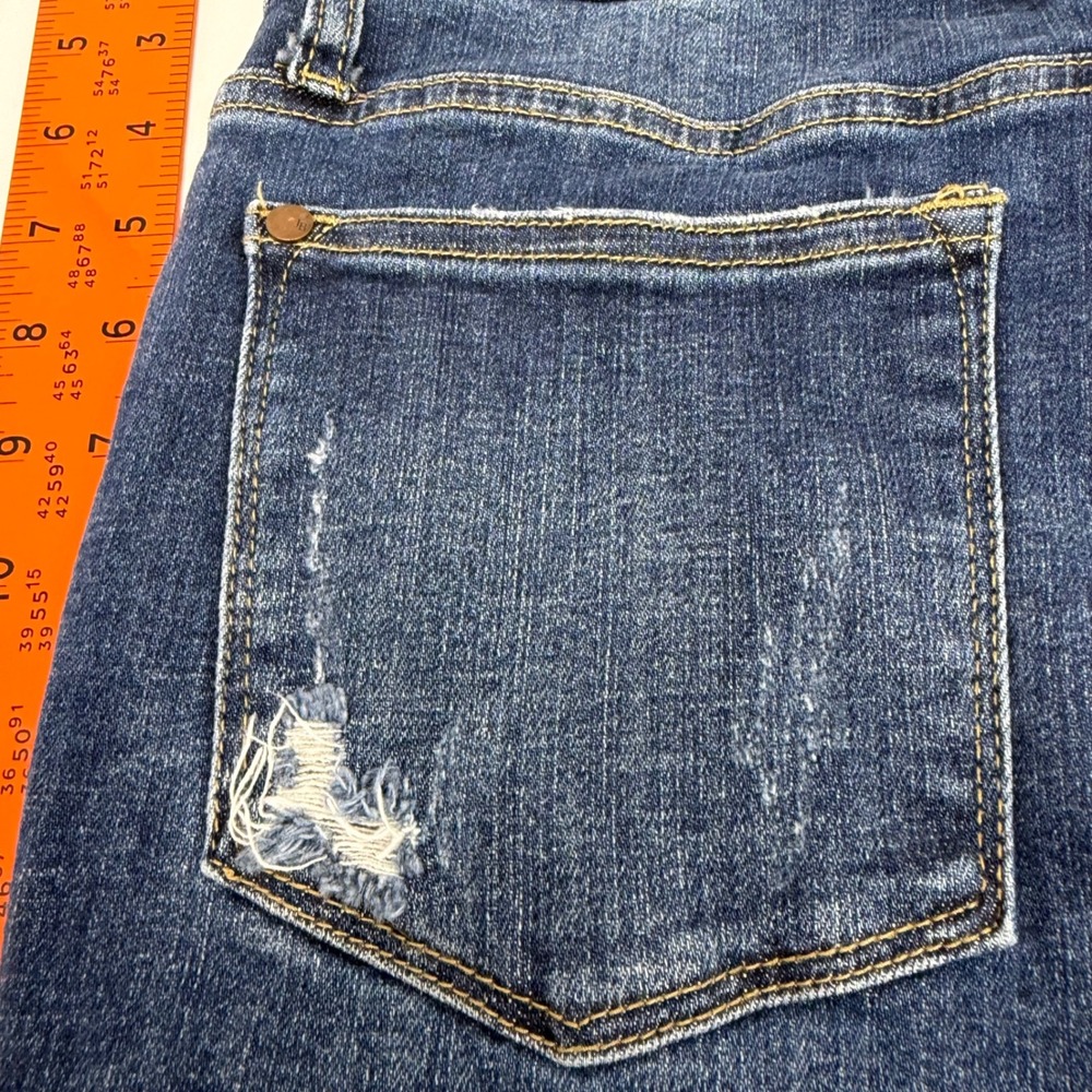 Judy Blue Capri Fit Distressed Medium Wash Denim Jeans JB88211 Size 9/29 - Picture 11 of 14